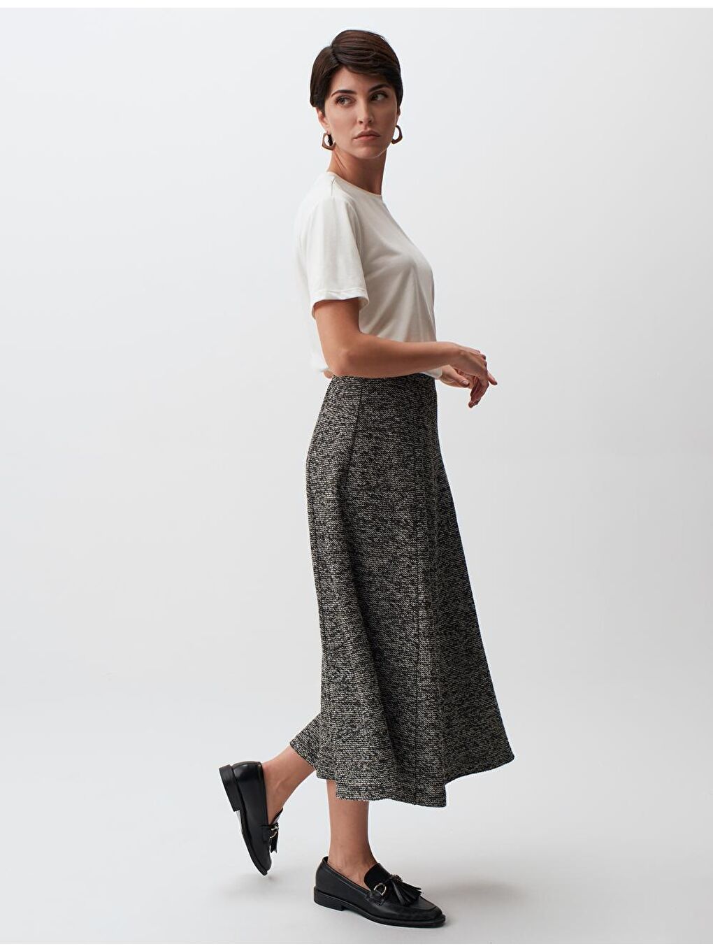 Siyah Yüksek Bel Fermuarlı Midi Etek-3