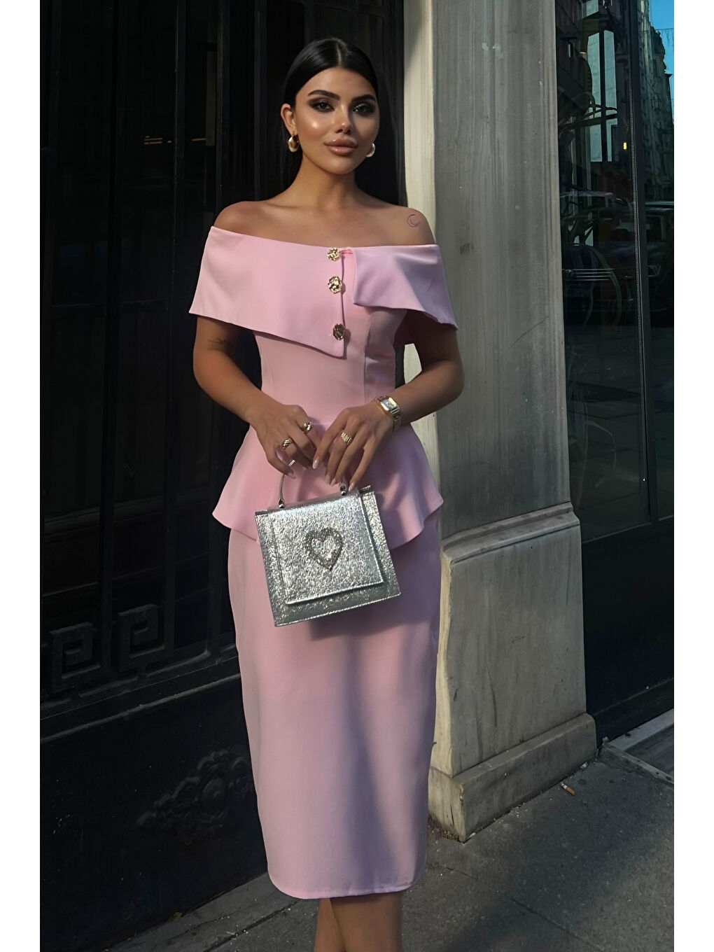 Kadın Pembe Madonna Yaka Gold Toka Detaylı Davet Elbisesi-1