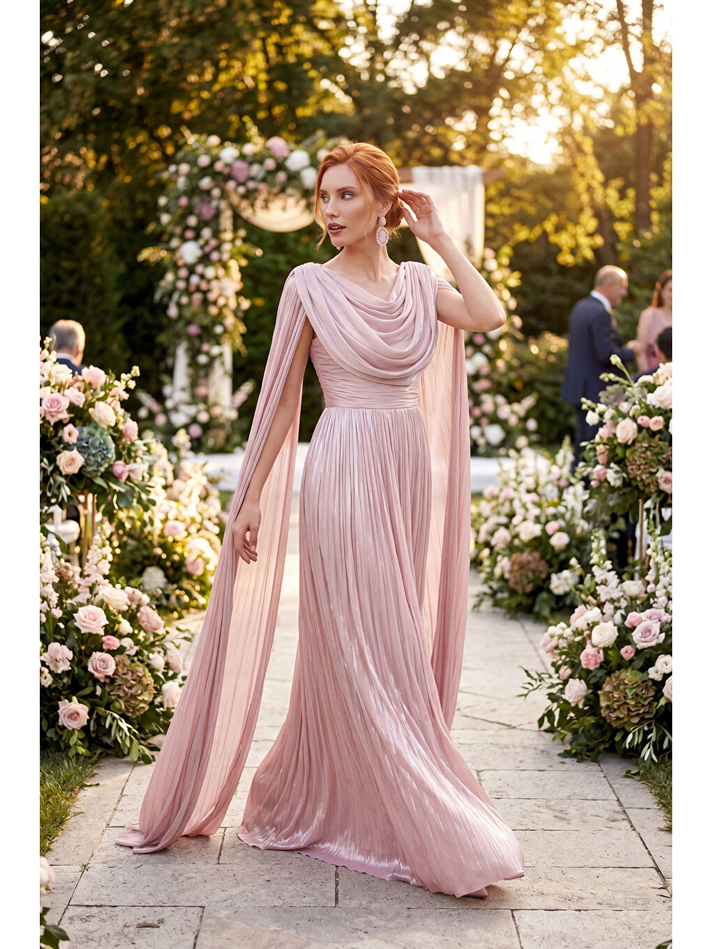 Pembe Kadın Pudra Şifon Dökümlü Pelerin Kollu Uzun Abiye Elbise-4