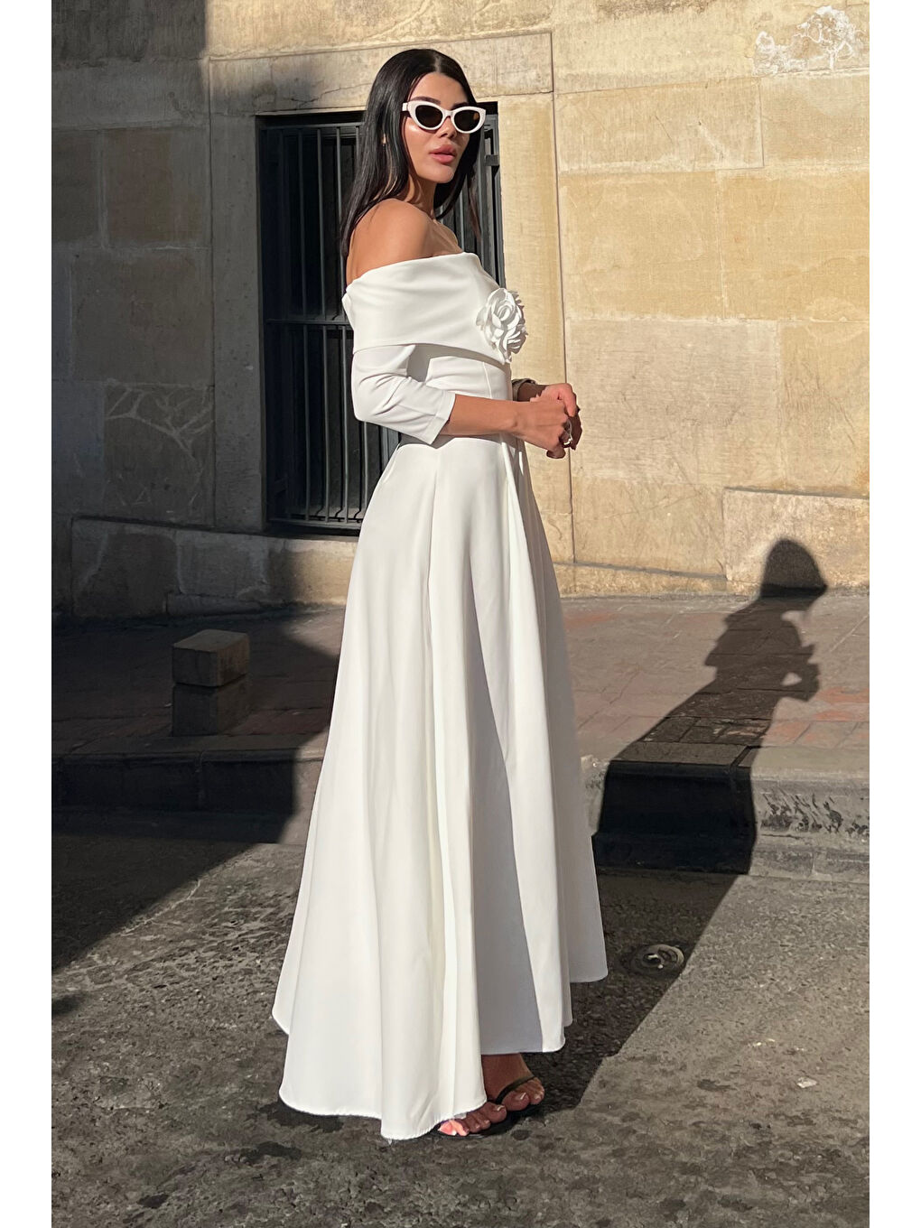 Kadın Beyaz Madonna Yaka Gül Detaylı Davet Elbisesi-3