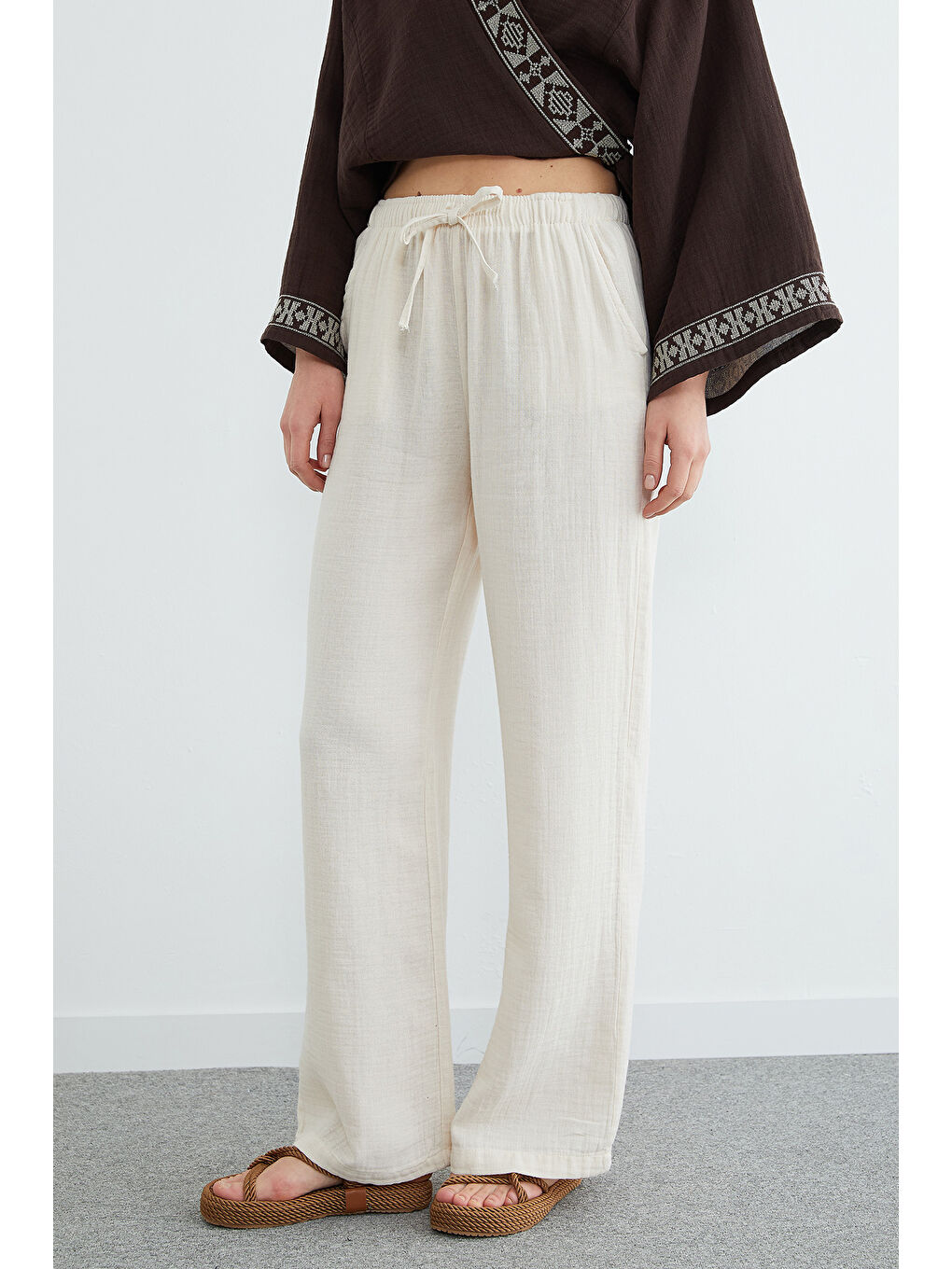 Bej Beli Lastikli Cepli Müslin Kumaş Pantolon-1