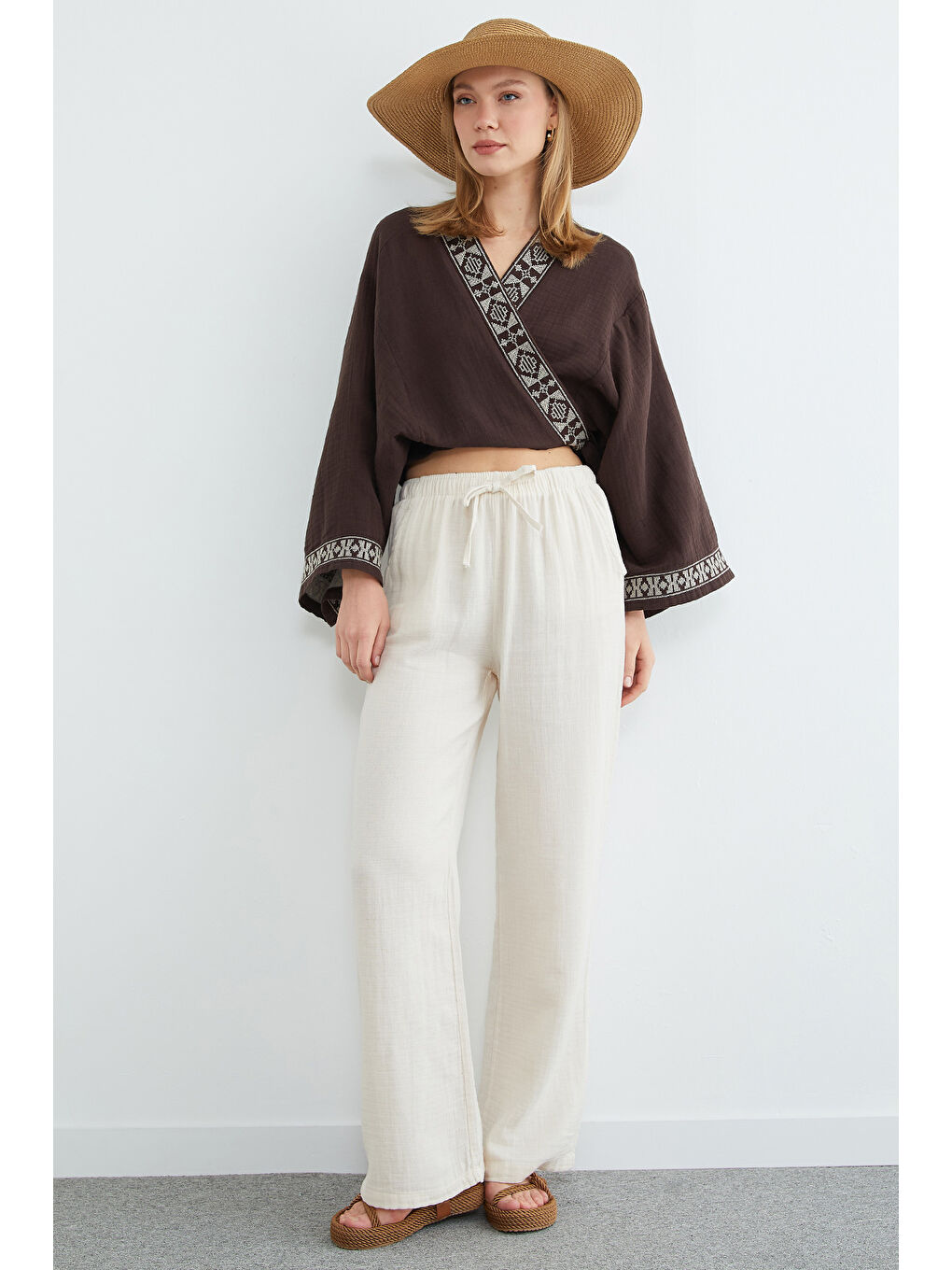 Bej Beli Lastikli Cepli Müslin Kumaş Pantolon-2