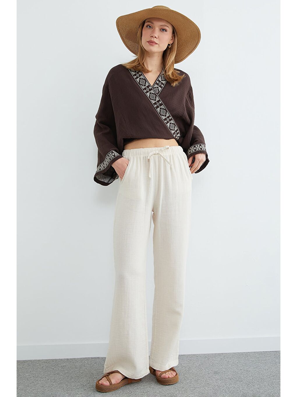 Bej Beli Lastikli Cepli Müslin Kumaş Pantolon-3