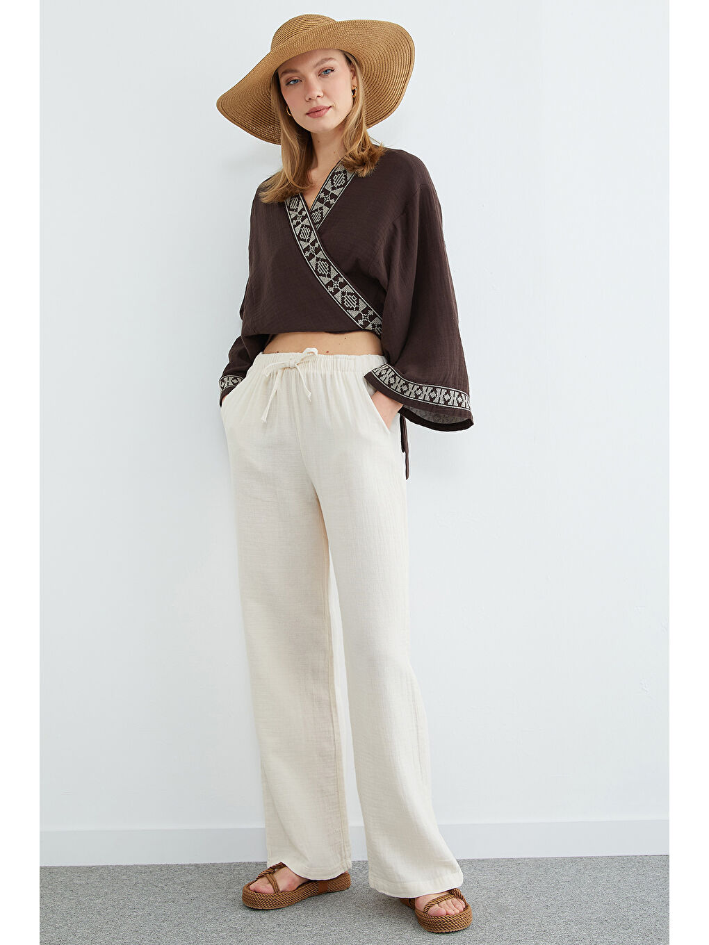 Bej Beli Lastikli Cepli Müslin Kumaş Pantolon-4