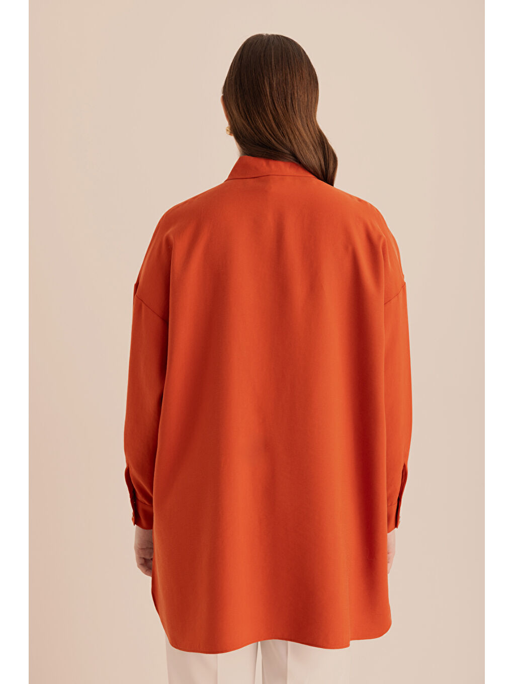 Turuncu Pileli Metal Logolu Bluz-5