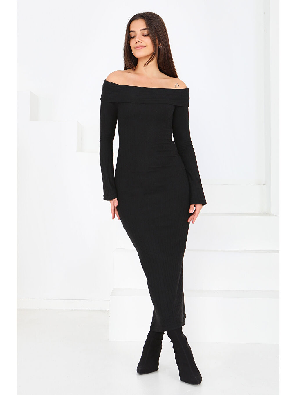 Madonna Yaka Kaşkorse Uzun Elbise Siyah - 27816-SIYAH