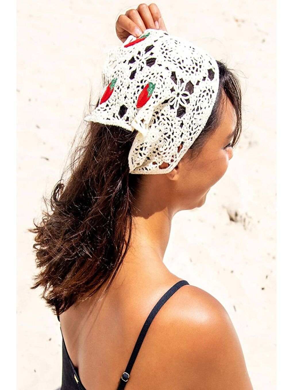 Ekru Örgü Bohem Çilekli Üçgen Bandana-2