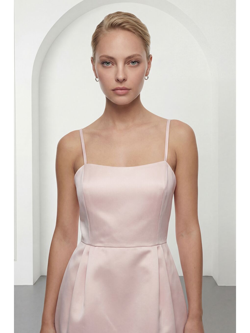 Pembe Kadın Pudra İnce Askılı Mini Saten Mezuniyet Abiye Elbise-2