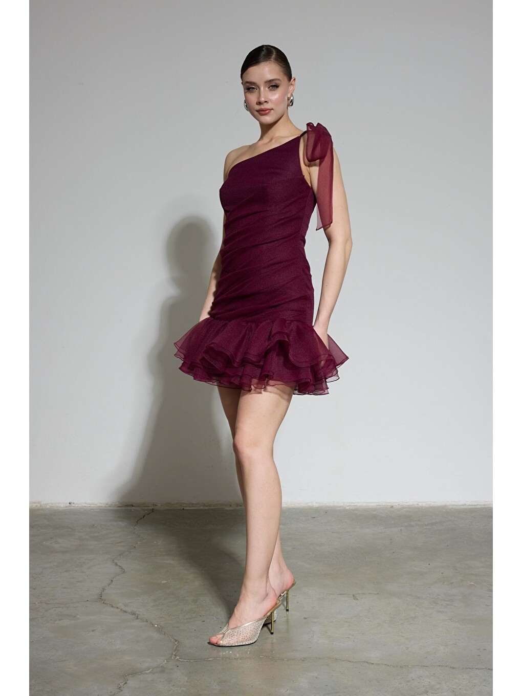 Bordo Tek Kol Fırfırlı Organze Abiye Elbise-3