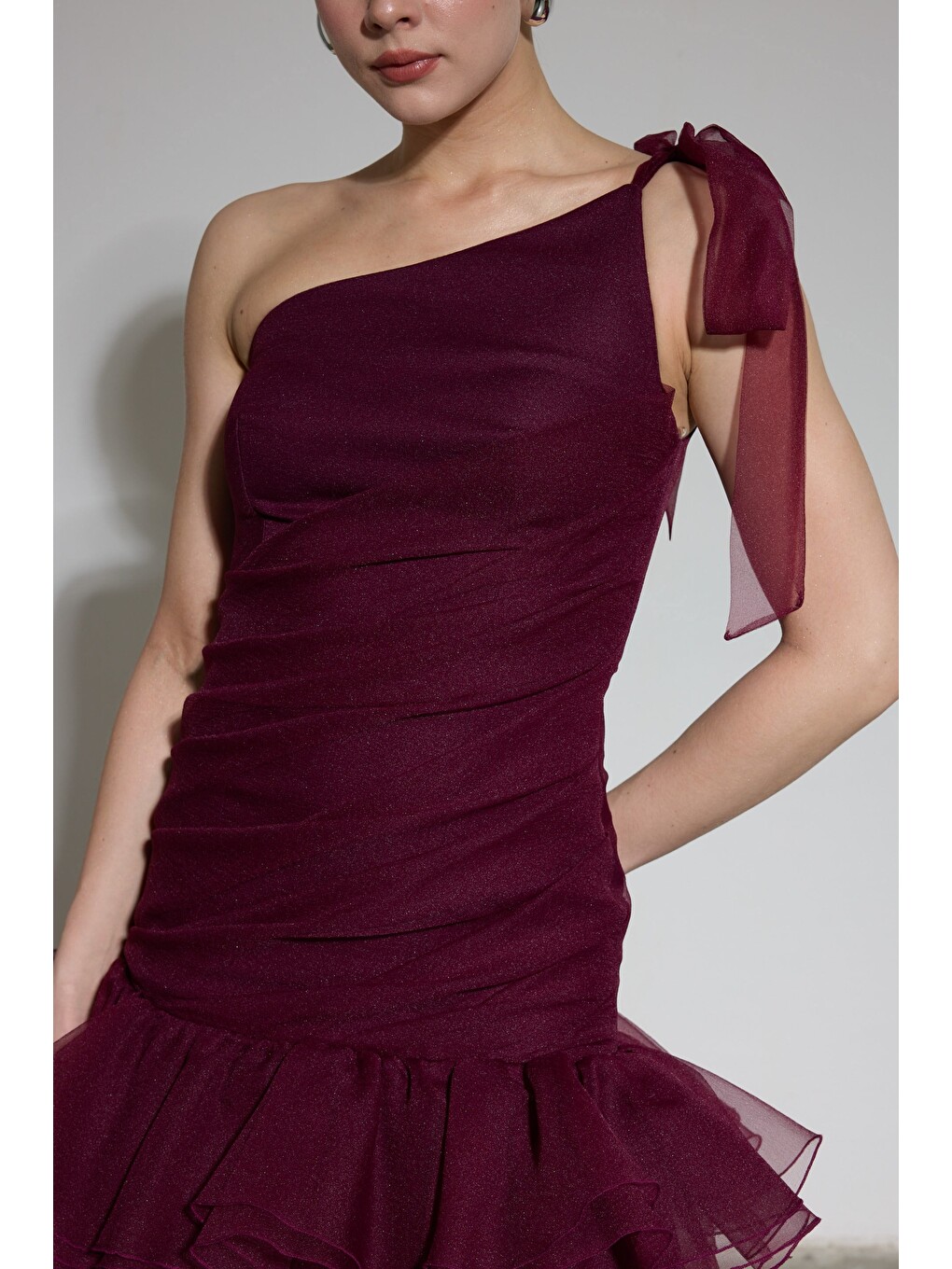 Bordo Tek Kol Fırfırlı Organze Abiye Elbise-4