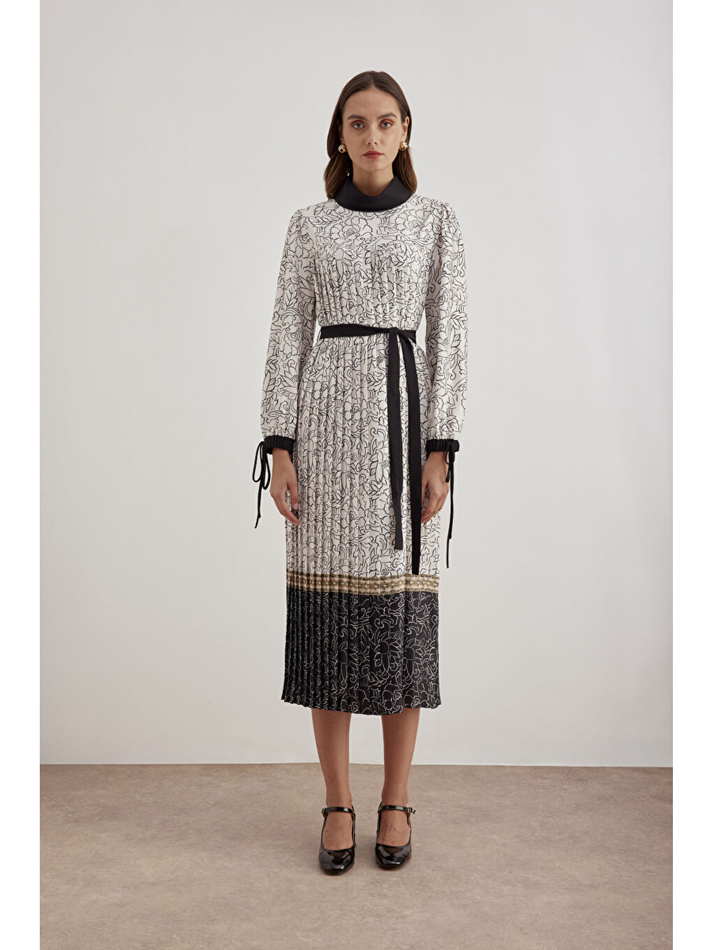 Ekru Belden Kuşaklı Pileli Elbise-3