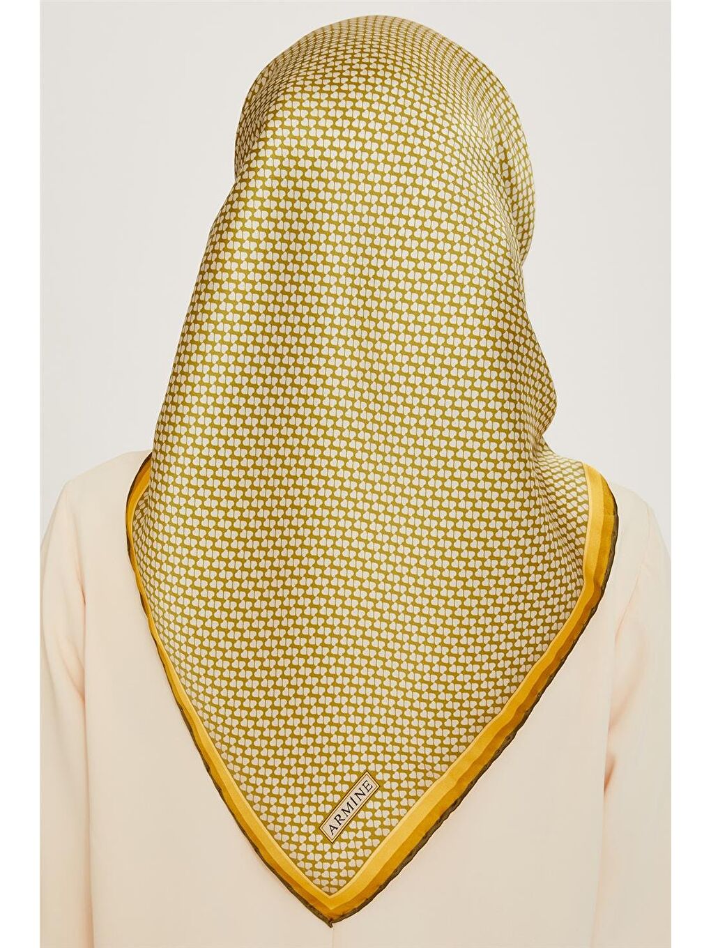 Sarı Klasik Desenli Sura Saf İpek Eşarp 9243D 06 32-3