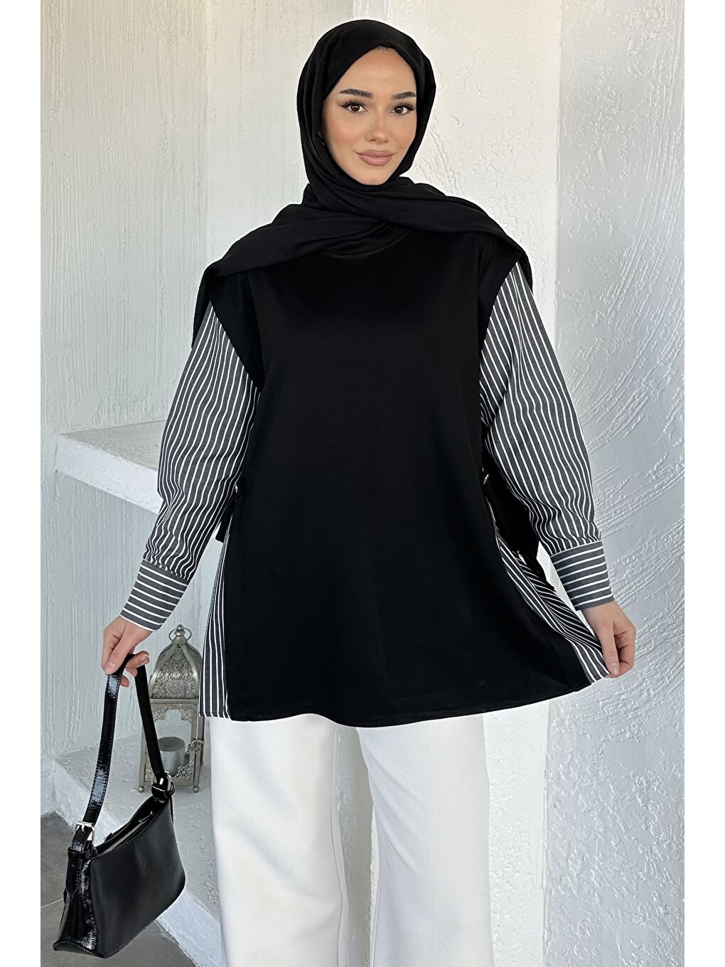Siyah Bisiklet Yaka Garnili Tesettür Tunik-5