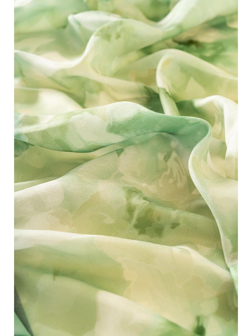 Yeşil Kadın Desenli Aquarelle Soft Şal-2