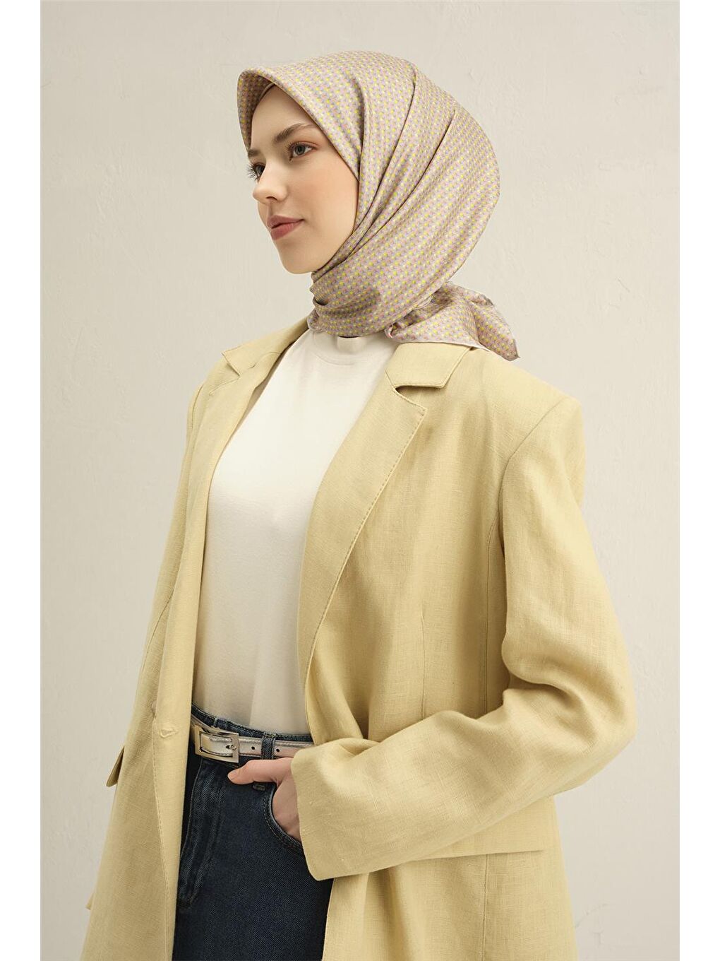 Bej Geometrik Desenli Saf İpek Sura Eşarp 9307 32-1