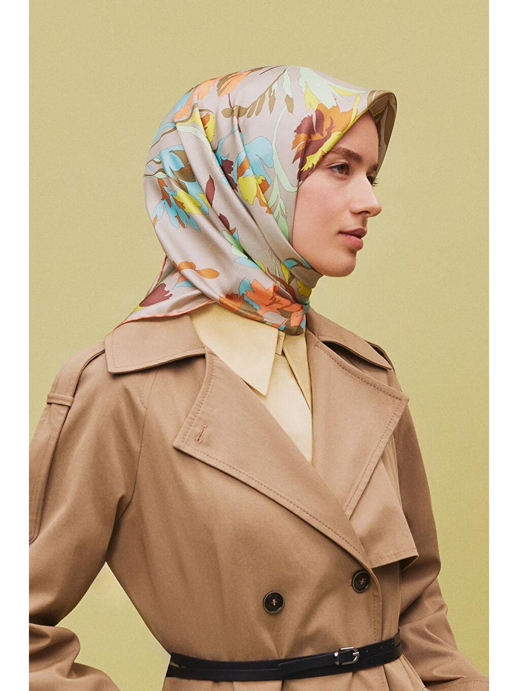 Karışık Çiçek Desenli Saf İpek Twill Eşarp 9342 02