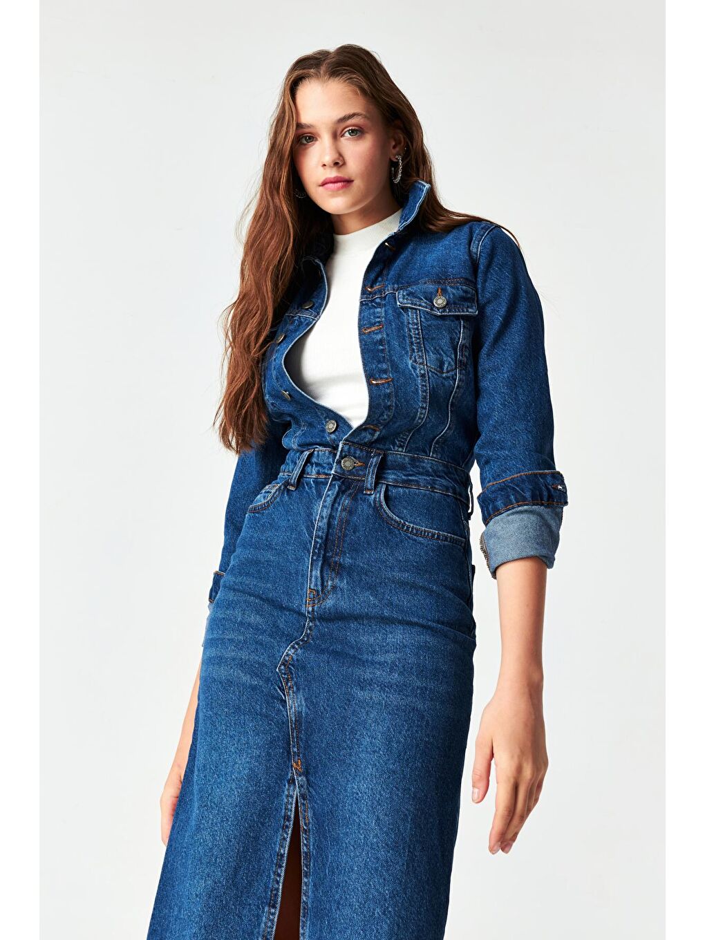 it's basic Koyu Mavi Kadın Koyu Mavi Renk Maxi Boy Yırtmaçlı Önü Düğmeli Denim Elbise - 2