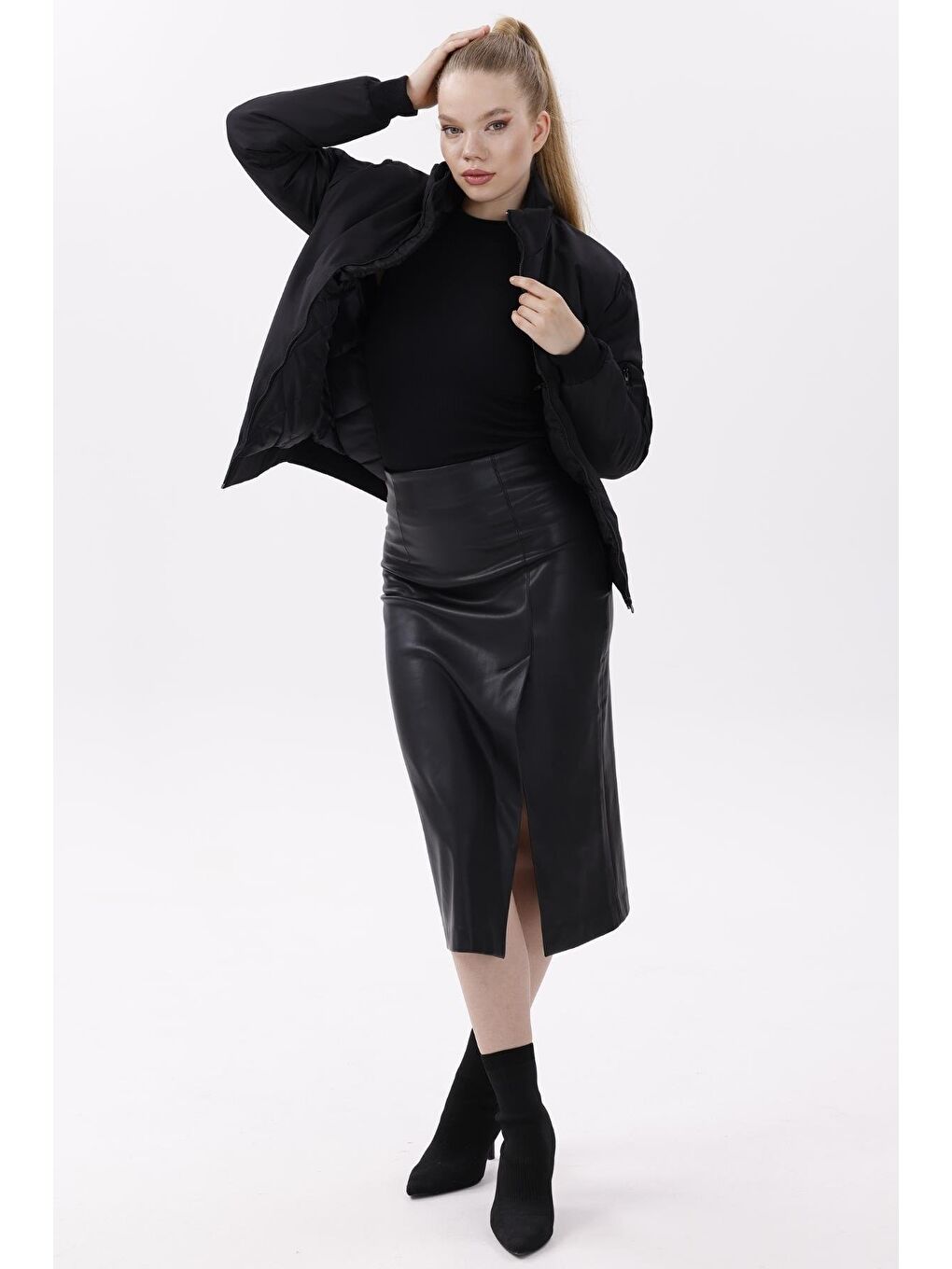 Siyah Kadın Astarlı Dik Yaka Mevsimlik Su Ve Rüzgar Geçirmez Mont-2