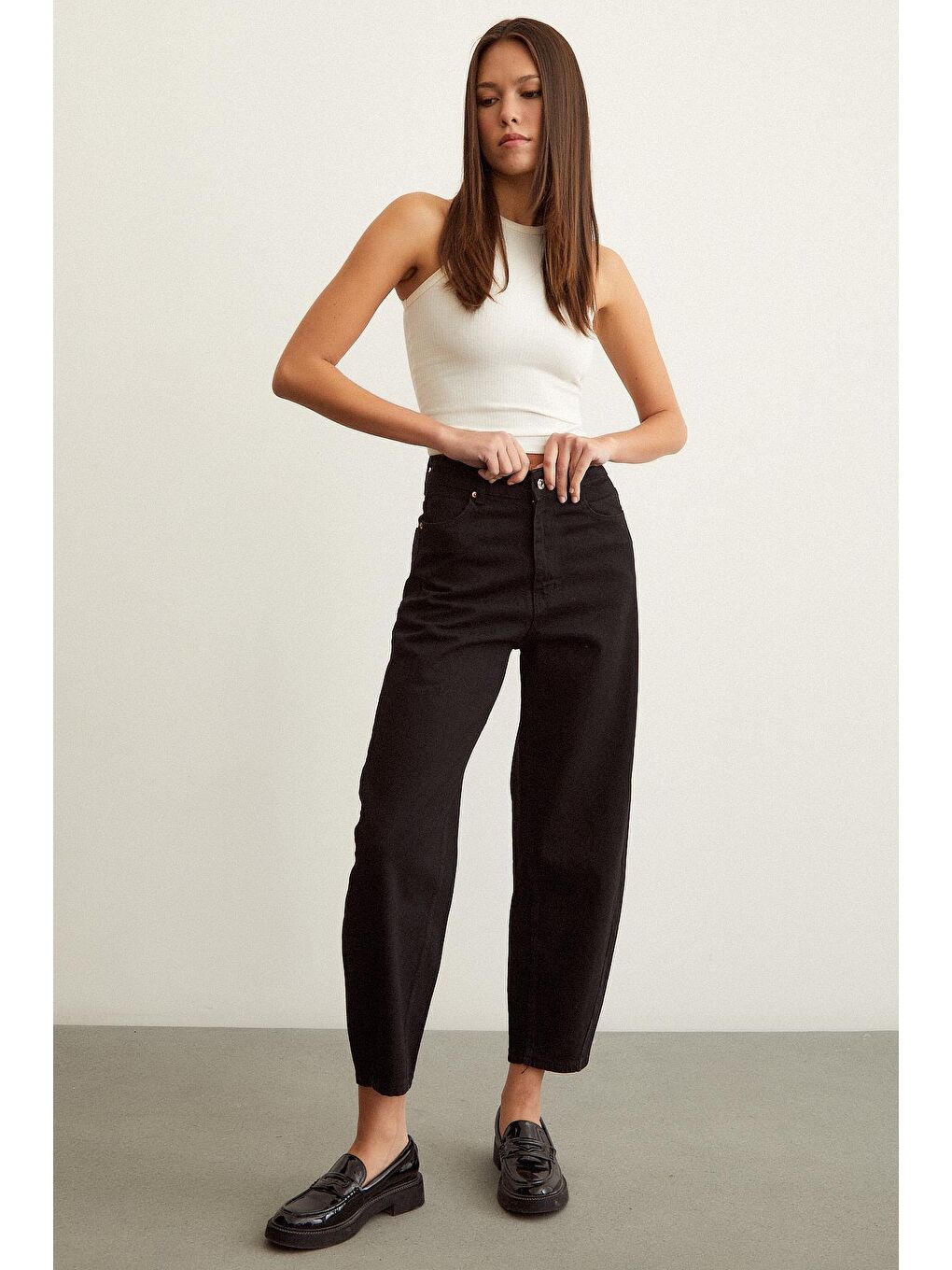 Siyah Yüksek Bel Mom Jean-3