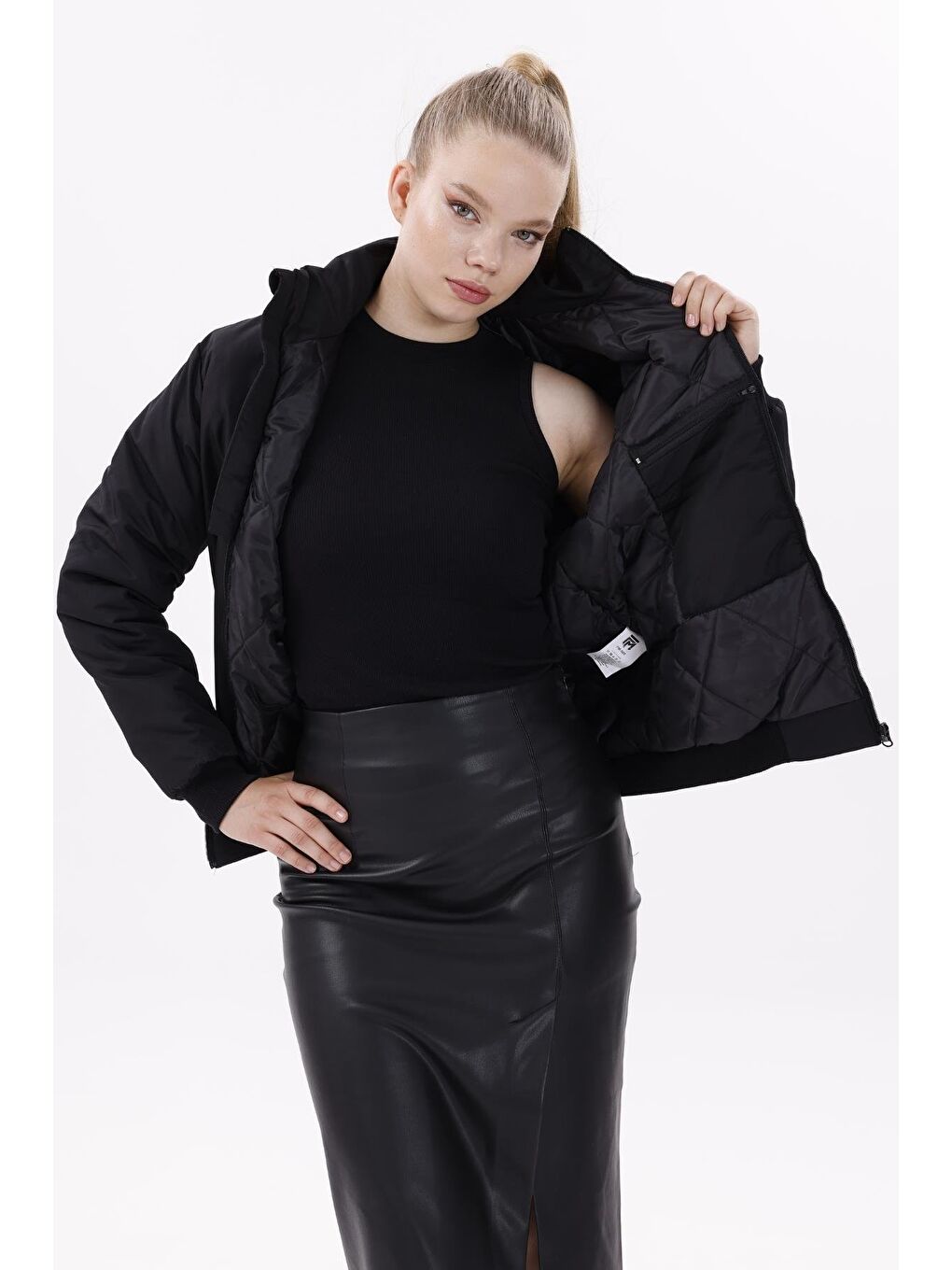 Siyah Kadın Astarlı Dik Yaka Mevsimlik Su Ve Rüzgar Geçirmez Mont-3