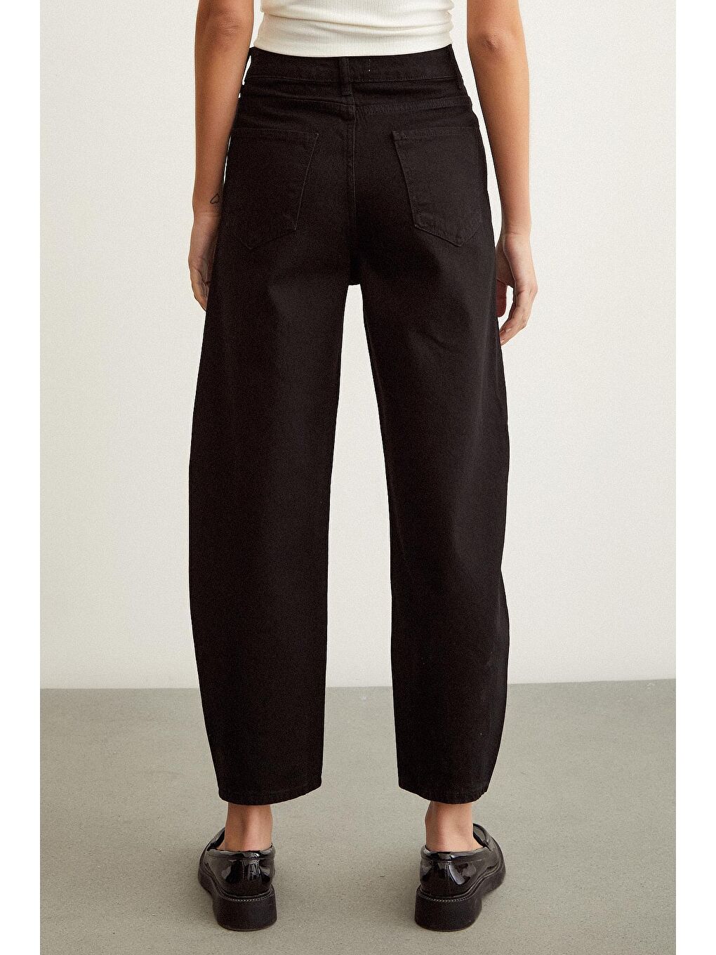 Siyah Yüksek Bel Mom Jean-5