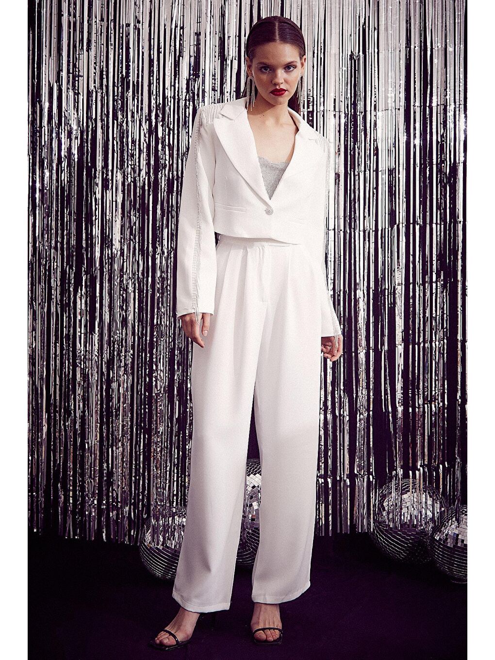 Beyaz Cırtlı Bol Pantolon-3