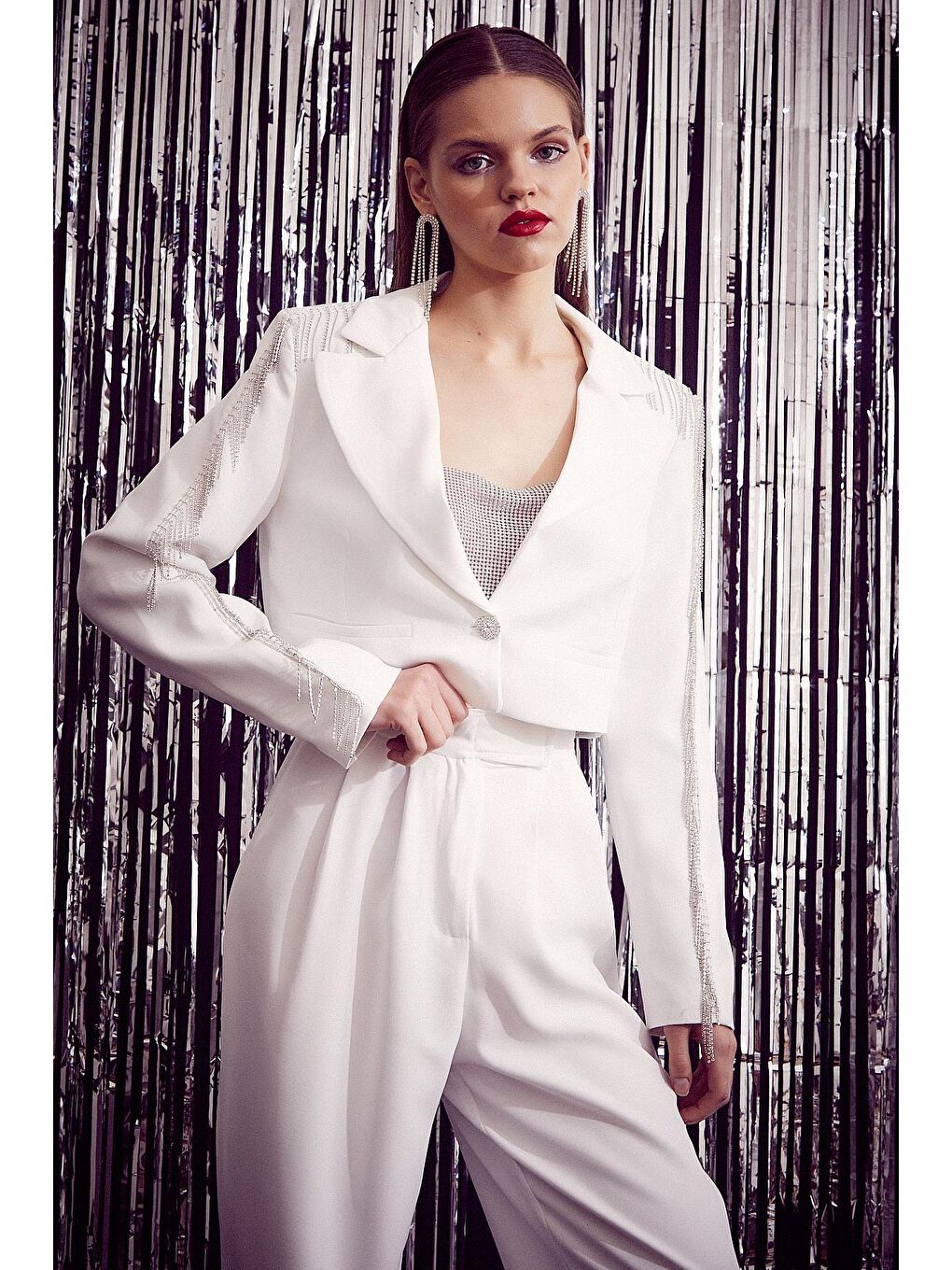 Beyaz Cırtlı Bol Pantolon-4