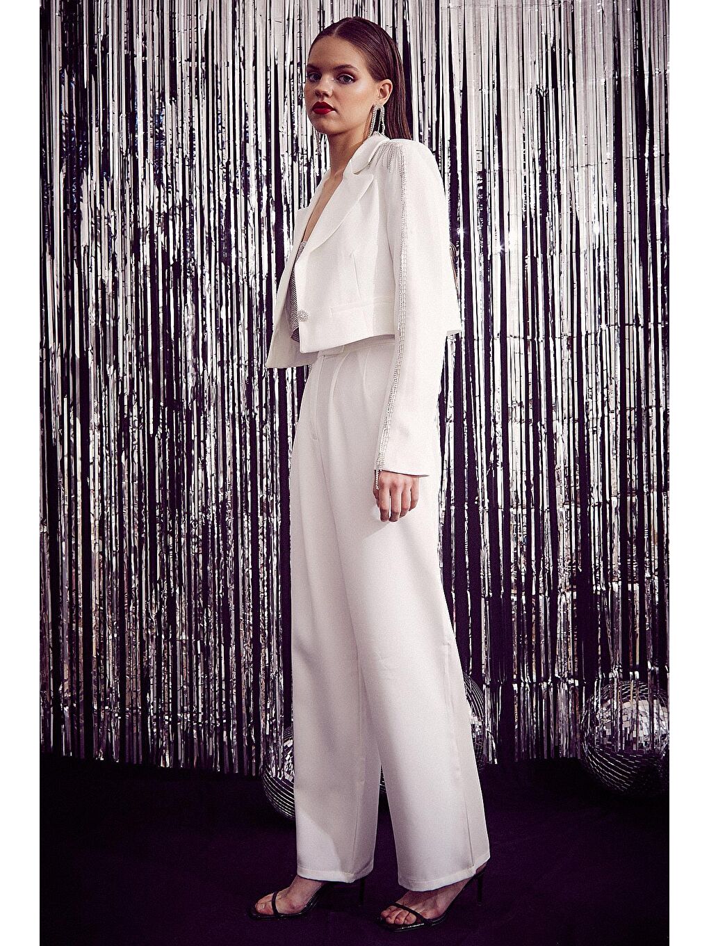 Beyaz Cırtlı Bol Pantolon-5