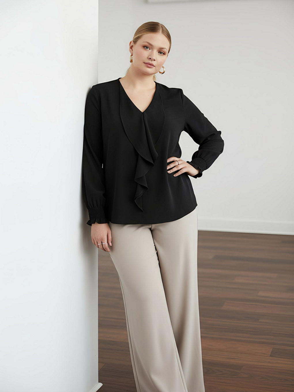 Siyah Büyük Beden Önü Fırfırlı Modal Bluz Gömlek-1