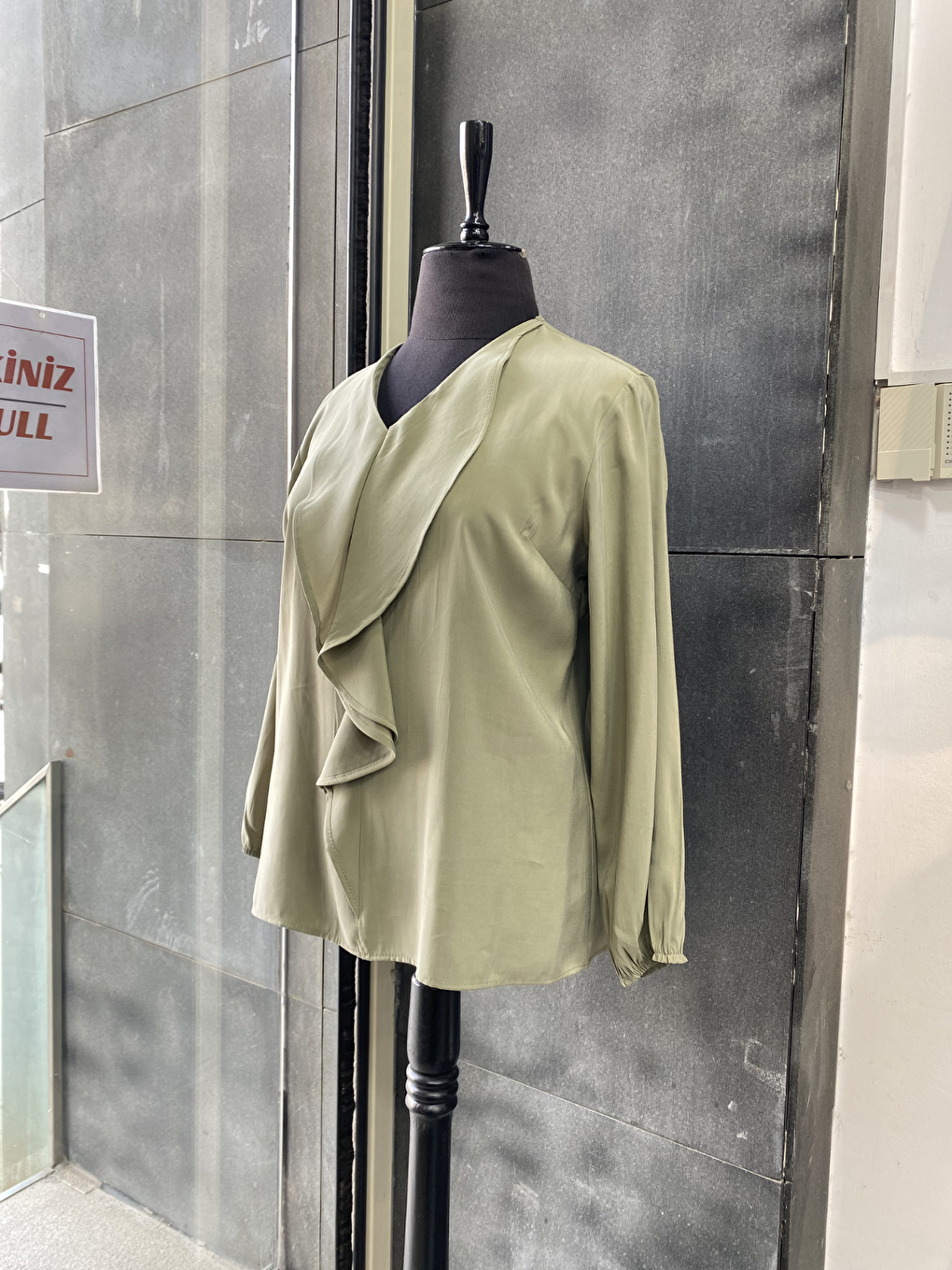 Yeşil Büyük Beden Önü Fırfırlı Modal Bluz Gömlek-1