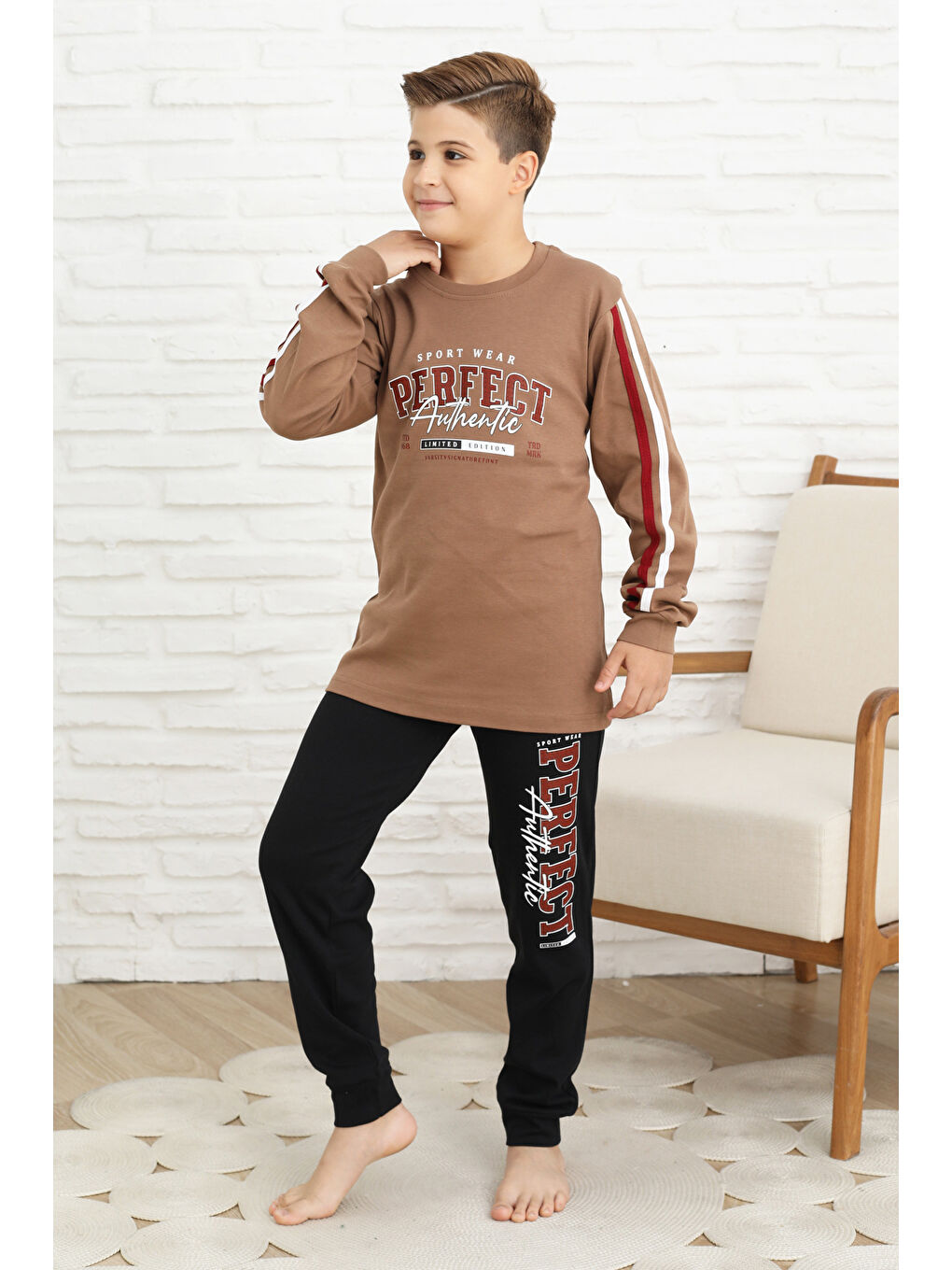Kahverengi Erkek Çocuk Kolları Şeritli %100 Pamuk İnterlok Kumaş Pijama Takımı 12351-1