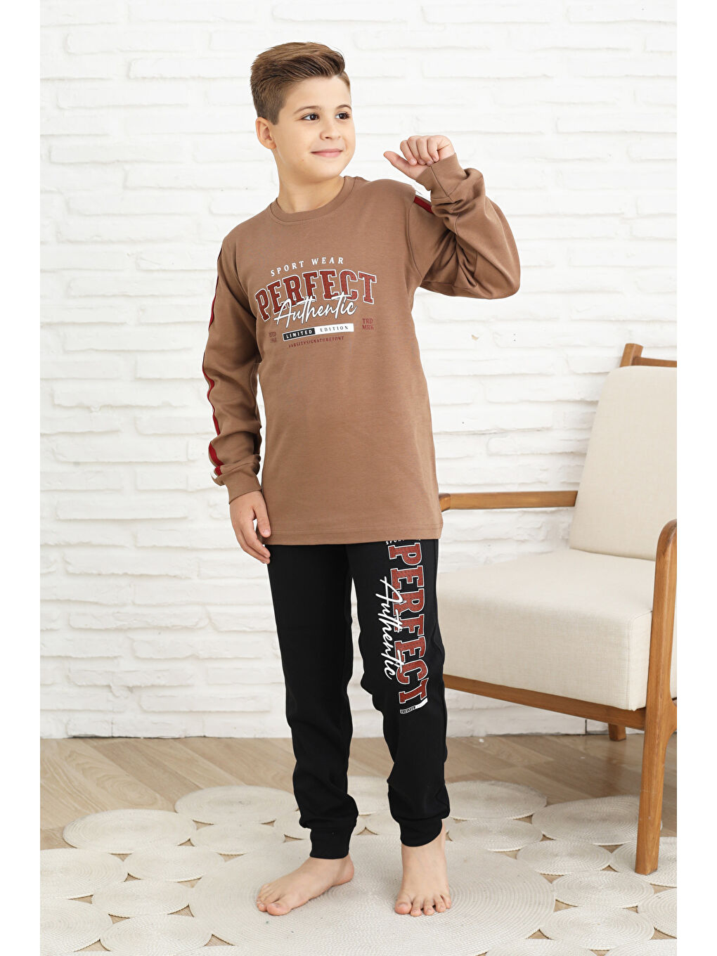 Kahverengi Erkek Çocuk Kolları Şeritli %100 Pamuk İnterlok Kumaş Pijama Takımı 12351-4