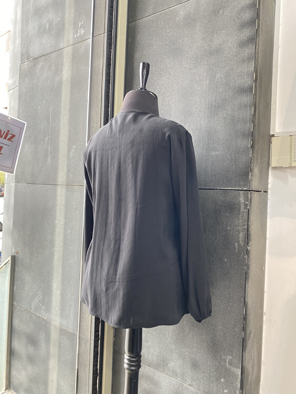 Siyah Büyük Beden Önü Fırfırlı Modal Bluz Gömlek-3