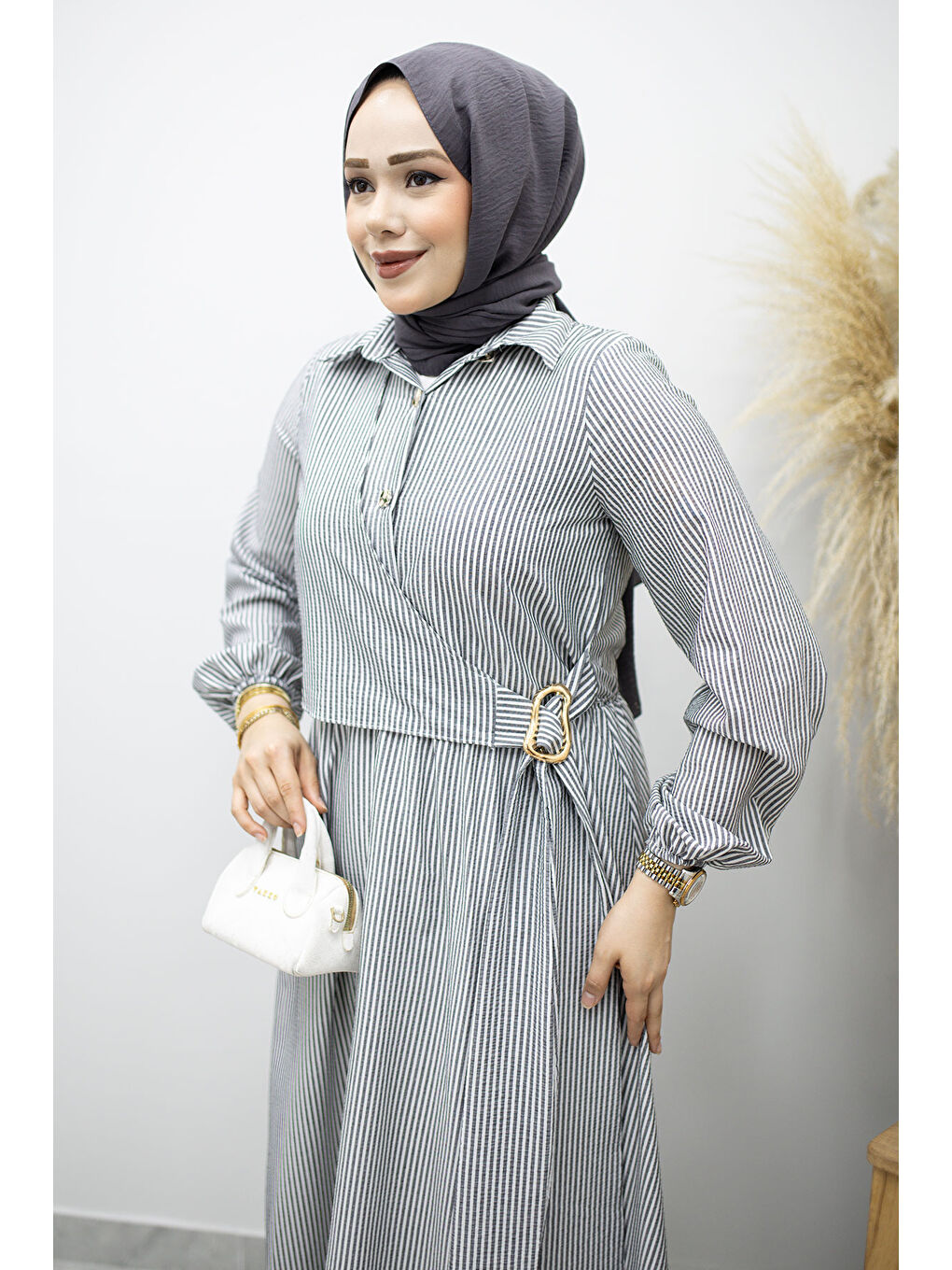 Çizgili Tokalı Gömlek Elbise TSD260196 Siyah-1