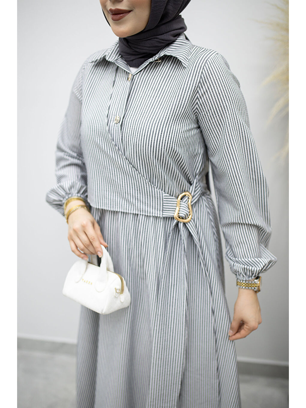 Çizgili Tokalı Gömlek Elbise TSD260196 Siyah-3