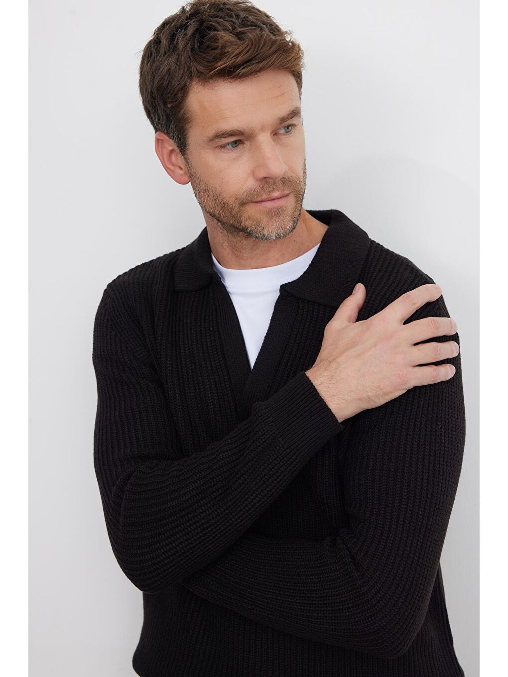 Erkek Slim Fit Dar Kesim Polo Yaka Siyah Kazak-1