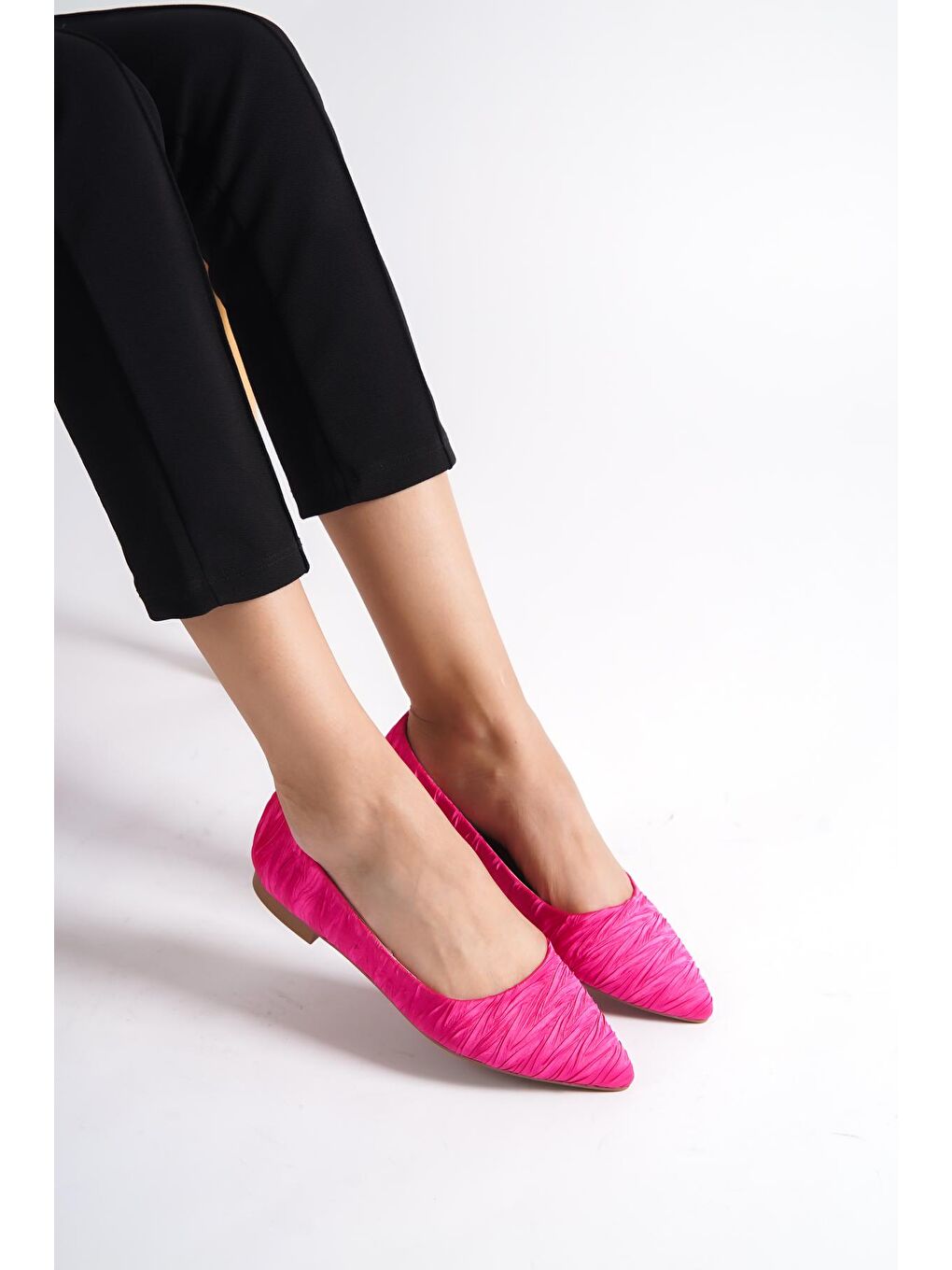 Fuşya Sivri Burunlu Pliseli Kadın Babet-4