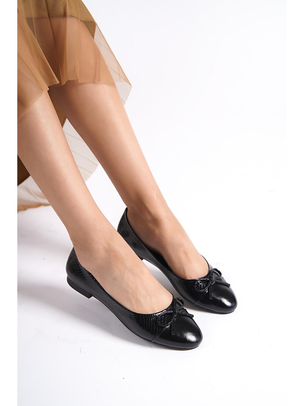 Siyah Yuvarlak Burunlu İki Parçalı Kadın Babet-4