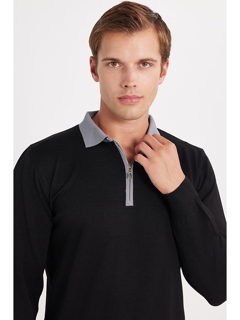 Erkek Standart Fit Uzun Kol Yarım Fermuarlı Polo Yaka Siyah Kazak-1