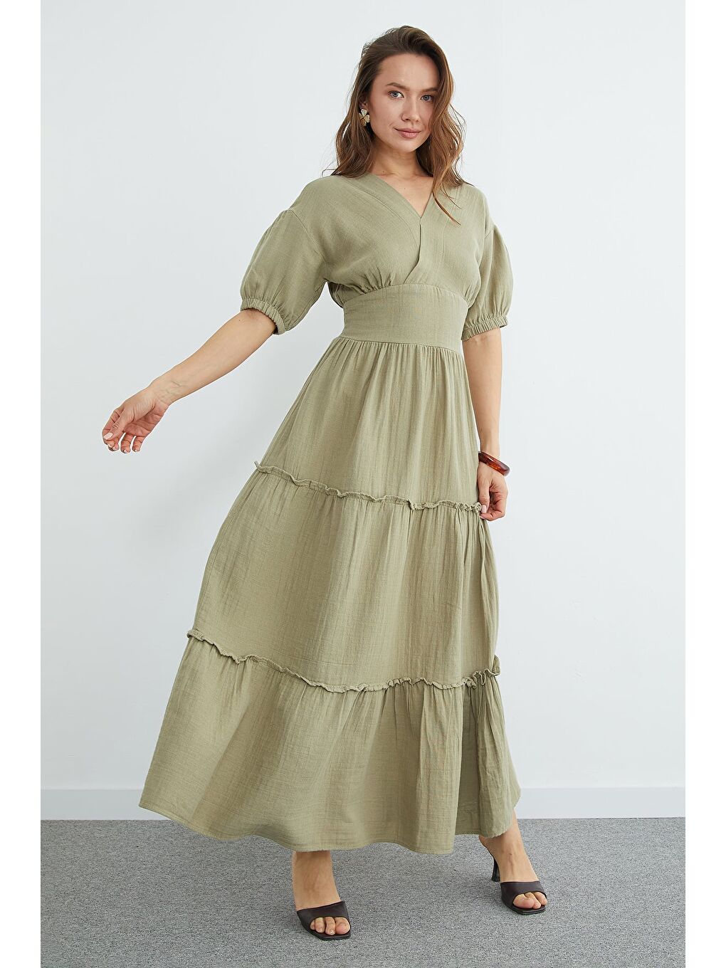 Yeşil Beli Gipeli Müslin Kumaş Maxi Boy Elbise-1