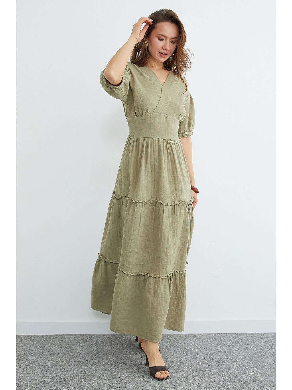 Yeşil Beli Gipeli Müslin Kumaş Maxi Boy Elbise-2