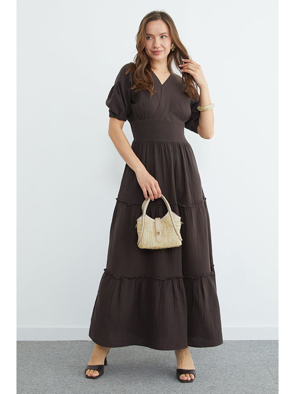 Kahverengi Beli Gipeli Müslin Kumaş Maxi Boy Elbise-1