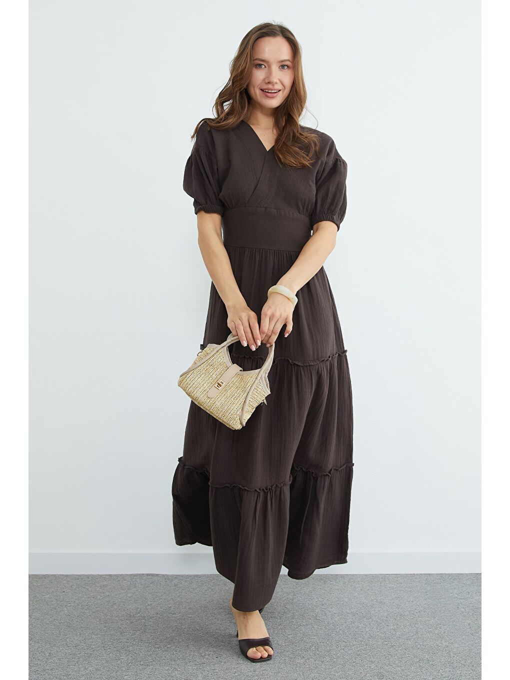 Kahverengi Beli Gipeli Müslin Kumaş Maxi Boy Elbise-3