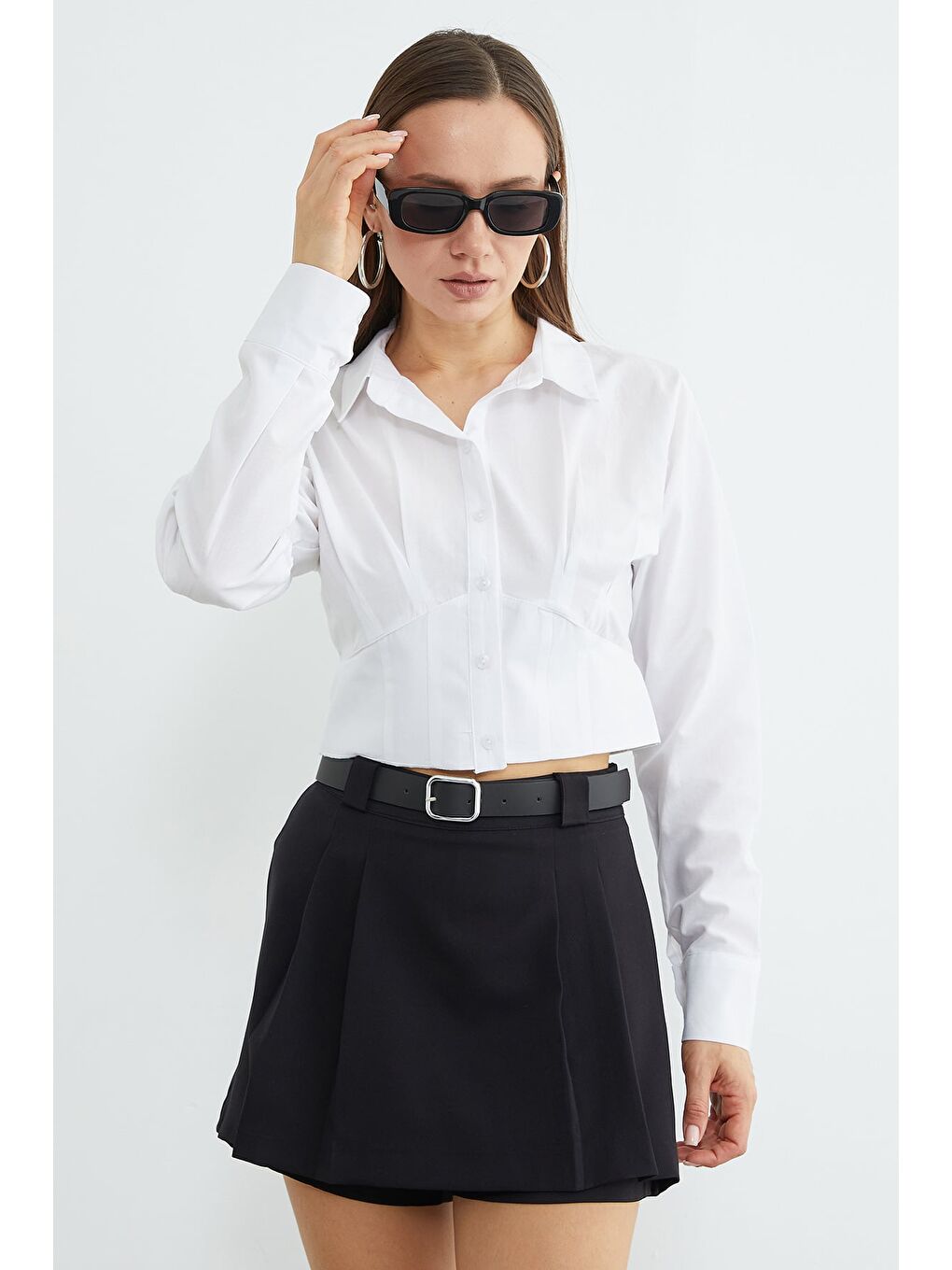 Beyaz Basic Korse Detaylı Crop Gömlek-2