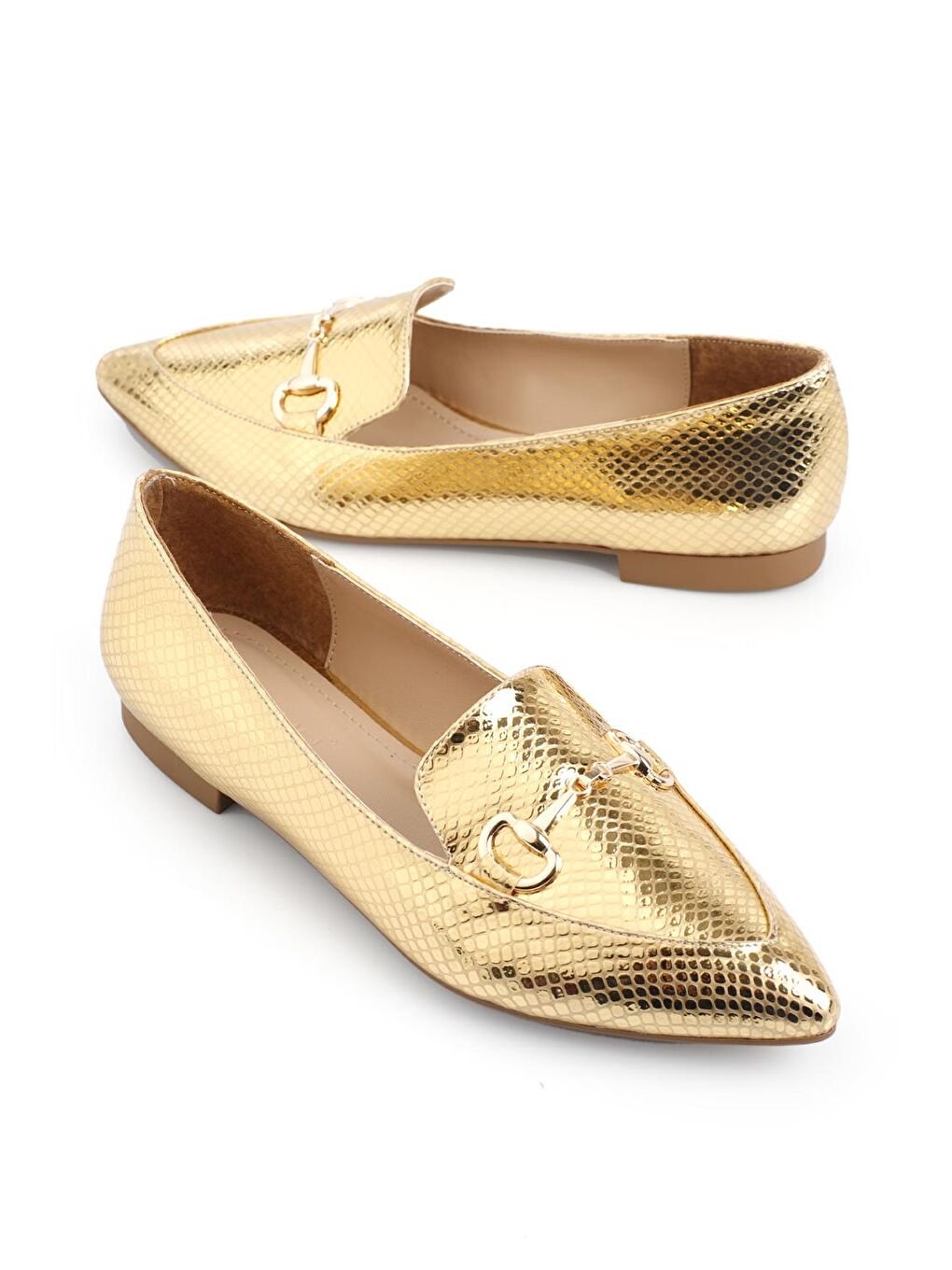 Sarı Sivri Burunlu Tokalı Kadın Babet-1