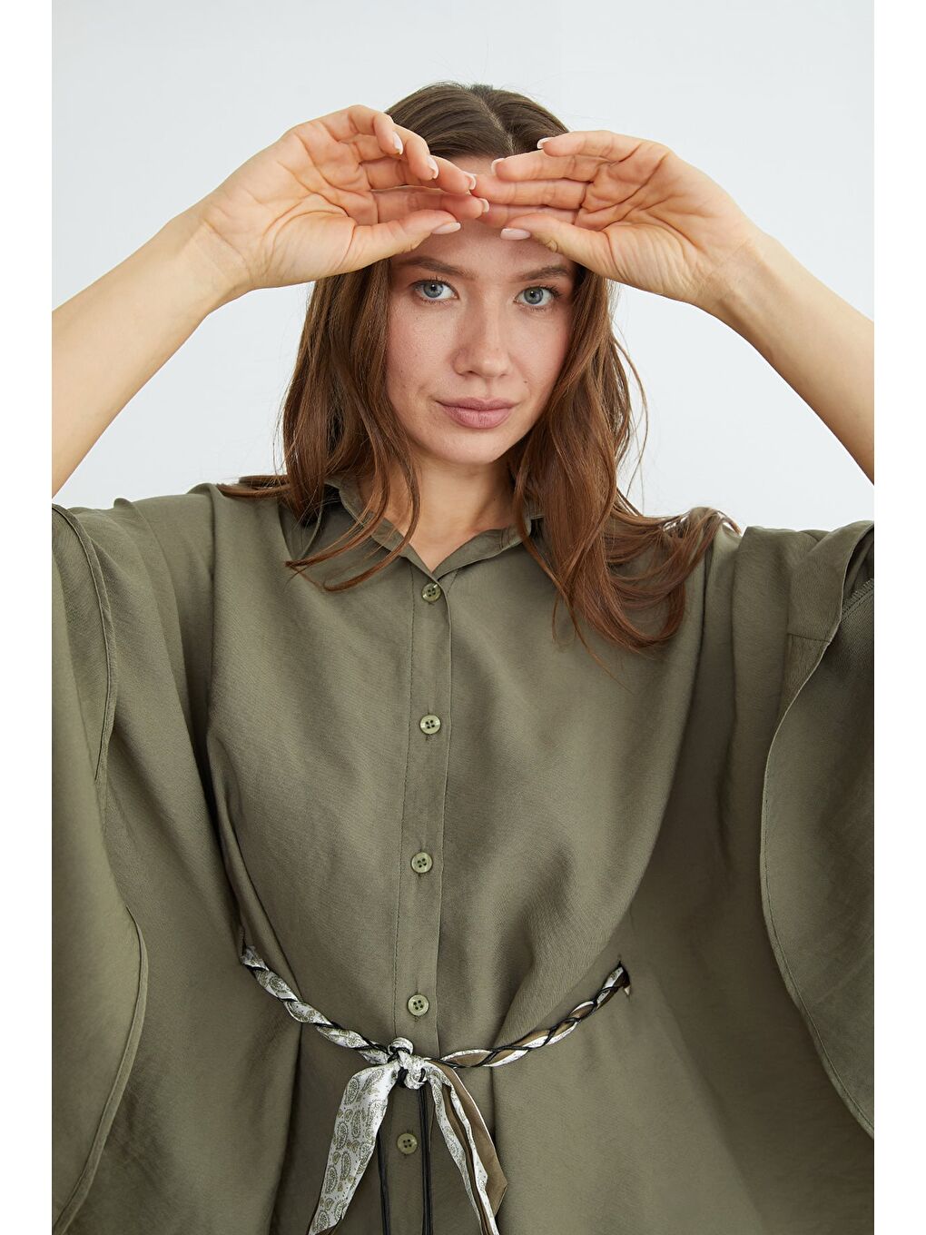 Haki Kemer Detaylı Düğmeli Panço-4