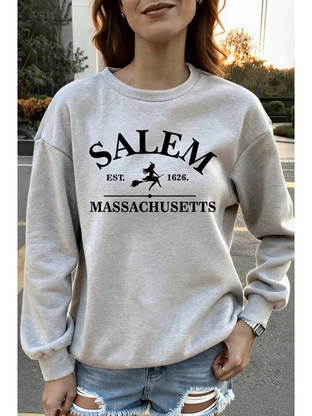 Gri Bs Salem Massachusetts Ön Baskılı Kadın Oversize Bisiklet Yaka Sweatshirt-1