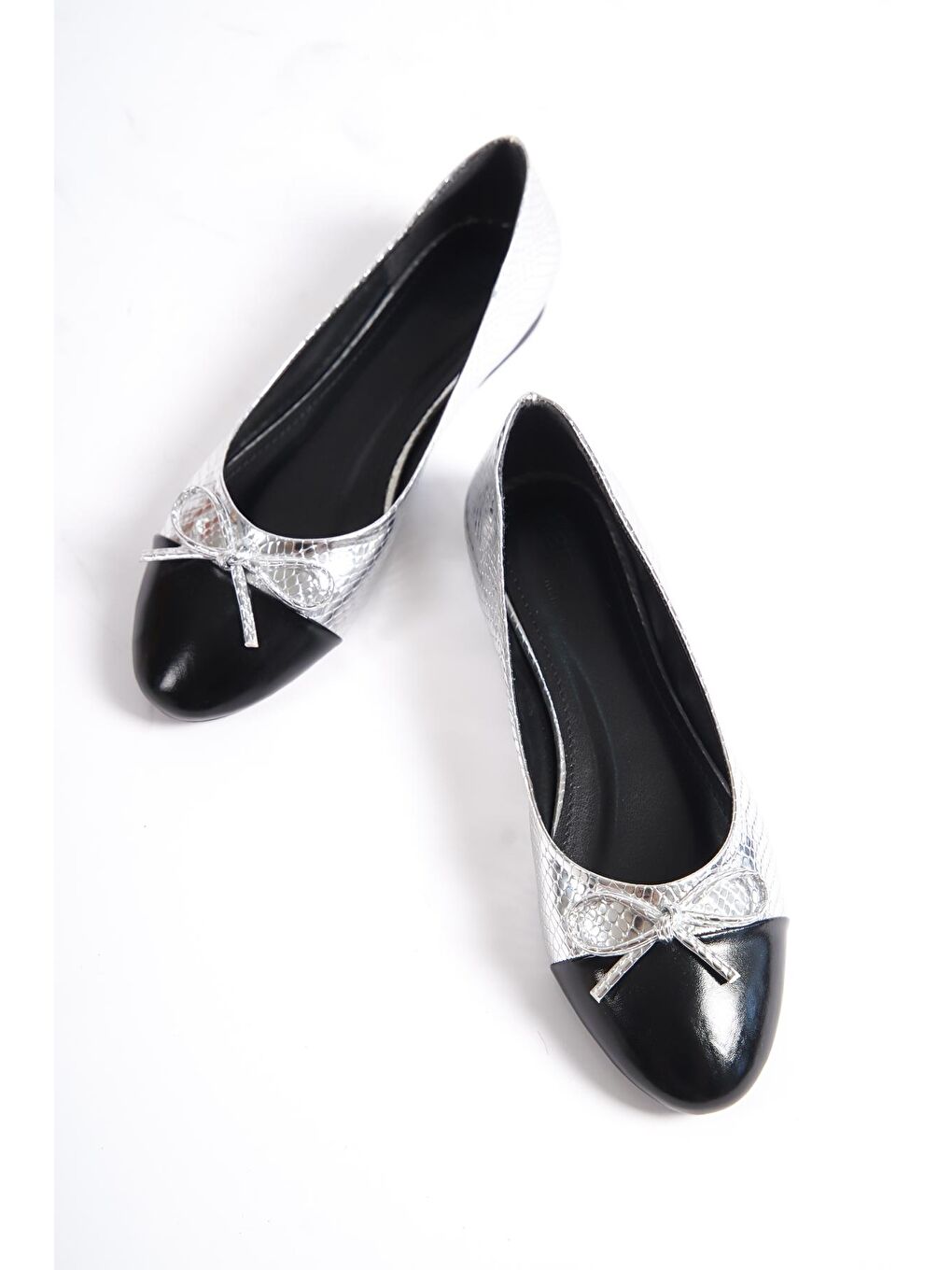 Gri Yuvarlak Burunlu İki Parçalı Kadın Babet