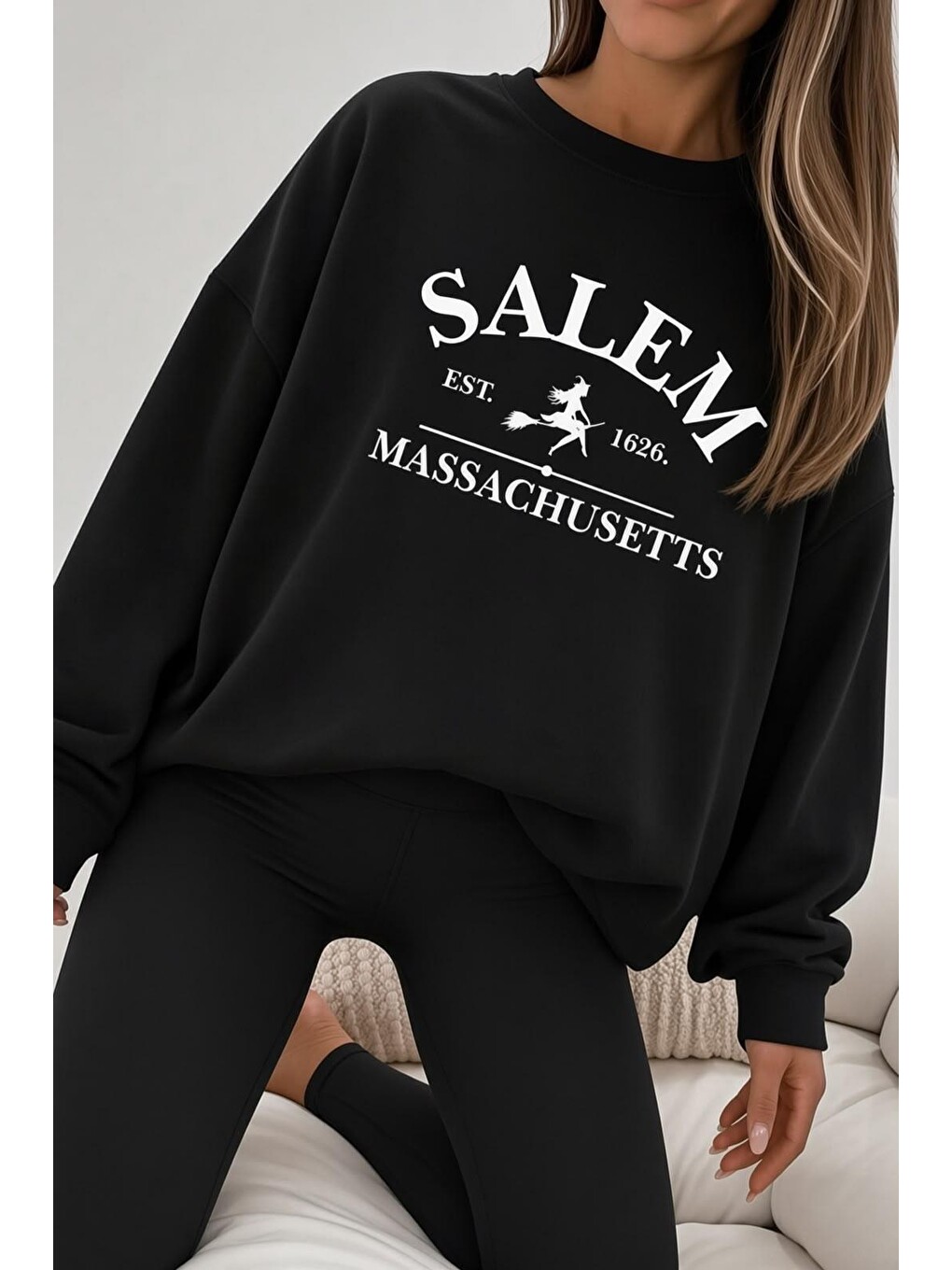 Siyah Bs Salem Massachusetts Ön Baskılı Kadın Oversize Bisiklet Yaka Sweatshirt