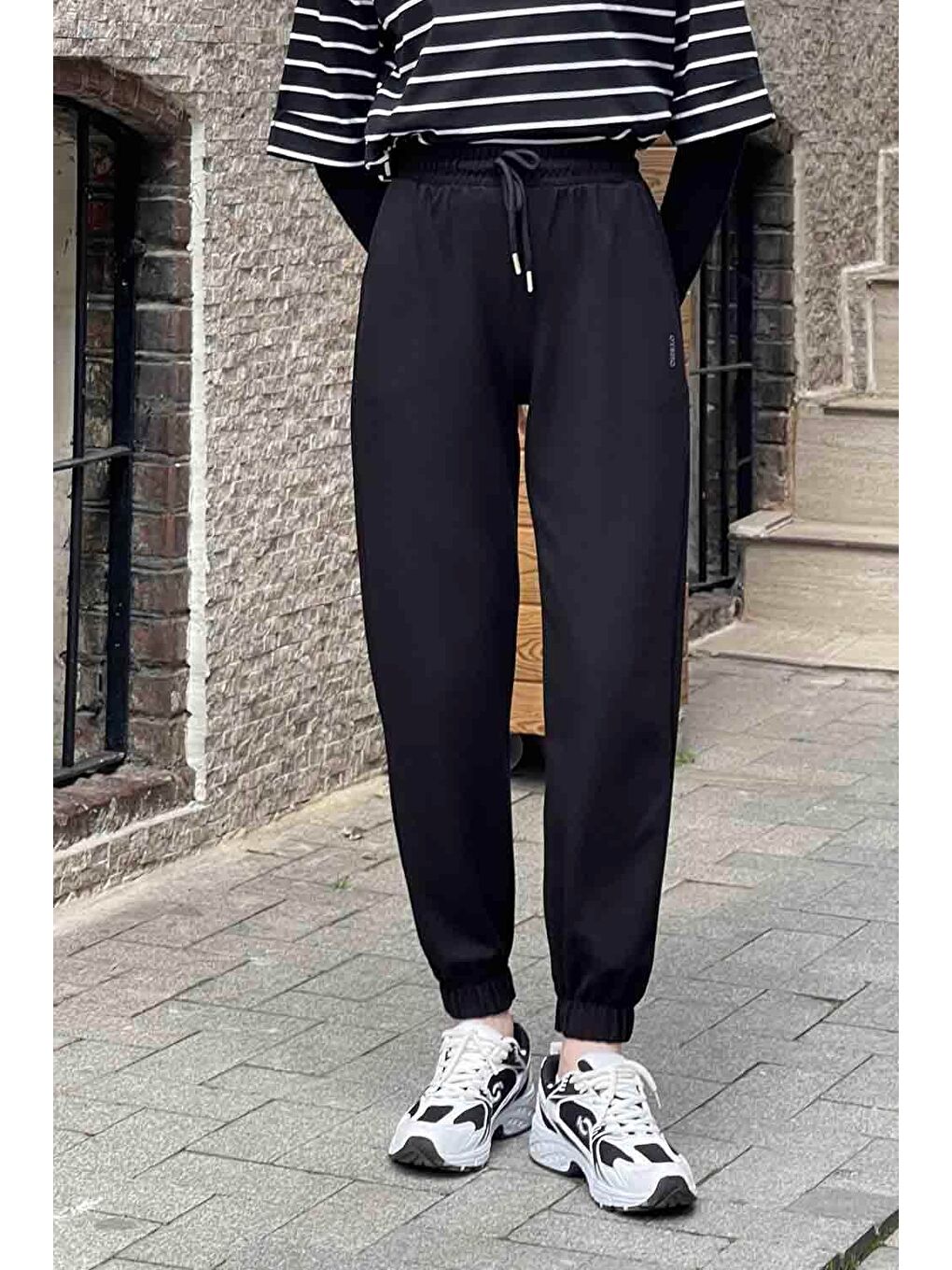 Modal Kumaş Paça Lastik Detay Eşofman Siyah